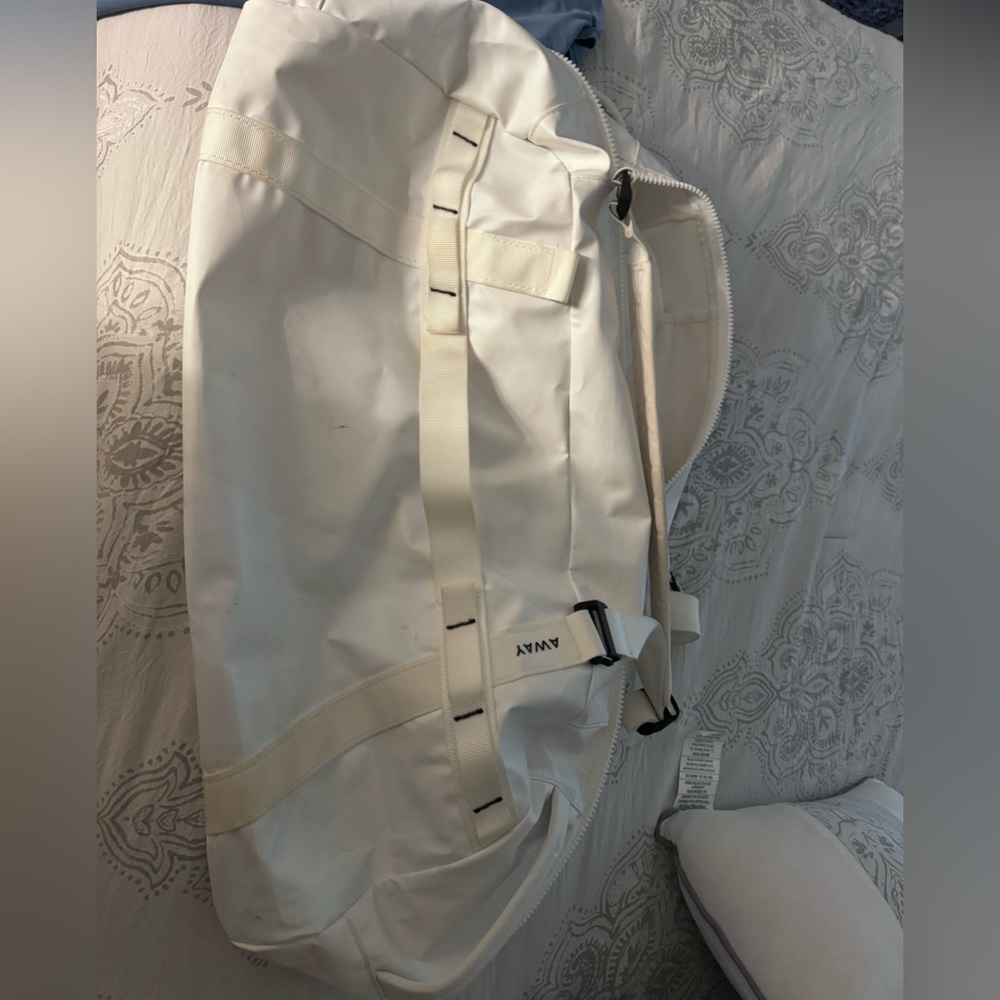 Away luggage F.A.R duffle 55L